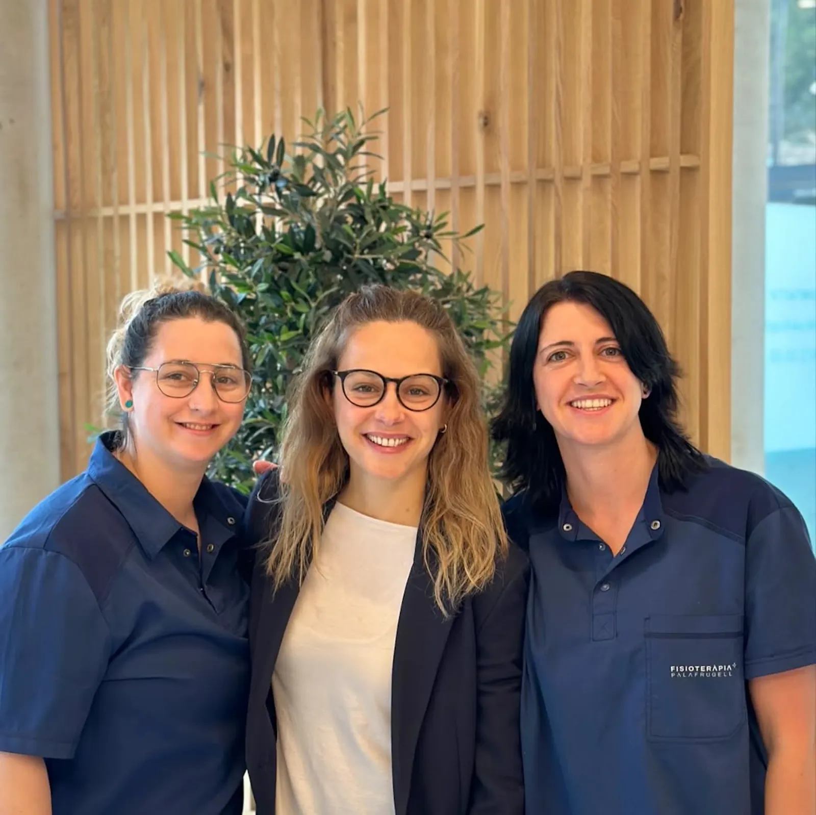 Més de cinquanta professionals entre metges, personal sanitari, tècnics i equip d'atenció. Aquí els trobaràs per àrea; els que tenen pàgina pròpia t'expliquen com treballen.